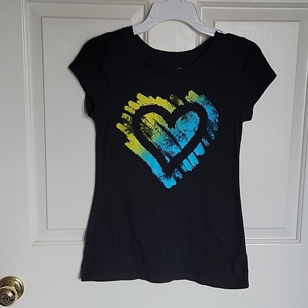 Girls, Arizona black short sleeved tshirt with heart, L(14-16)